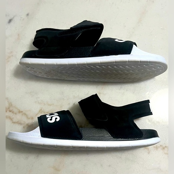 Adidas Women’s 6 Adilette Casual Sandals Black Colorblock Adjustable Strap - Picture 3 of 8
